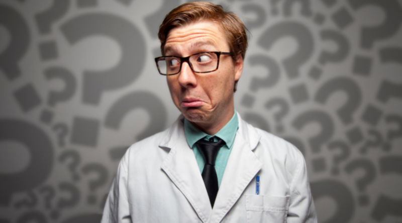 estudante de medicina pensando na prova de residência